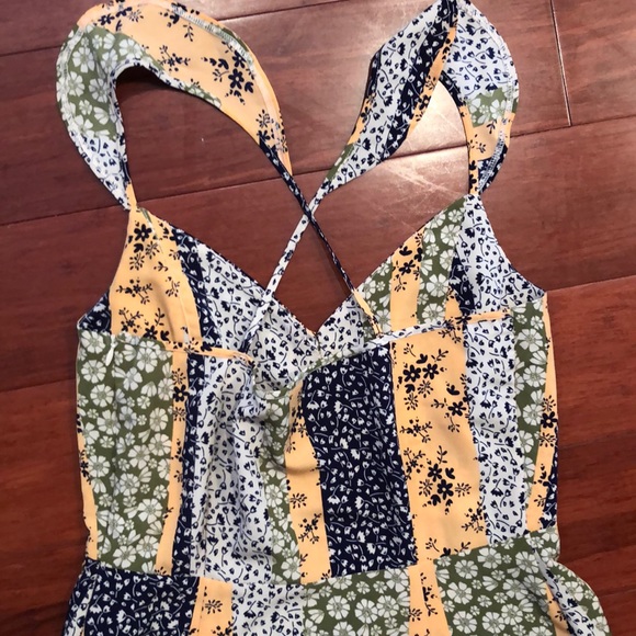 Cross Cross Back Floral Dress - Picture 4 of 4